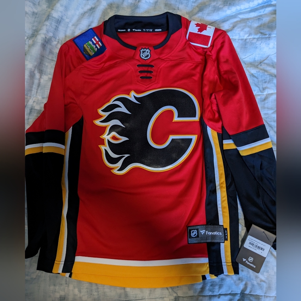 Women's Fanatics Calgary Flames jerseys  BNWT NHL various Womens  sizes